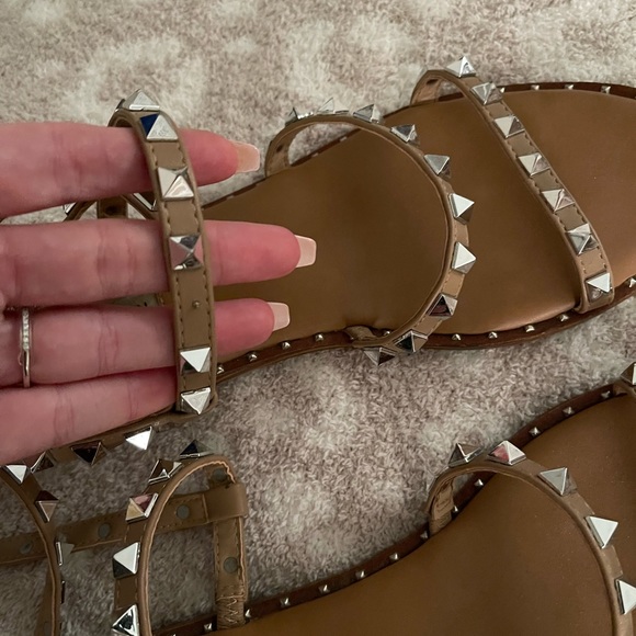 POPULAR STEVE MADDEN ANKLE STRAP SANDALS - Picture 2 of 2